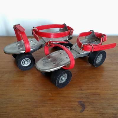 2 patins a roulettes