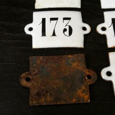 2 plaque emaillee 170