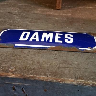 2 plaque emaillee dames