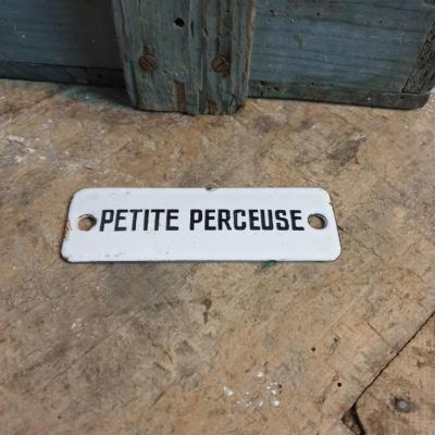 2 plaque emaillee petite perceuse