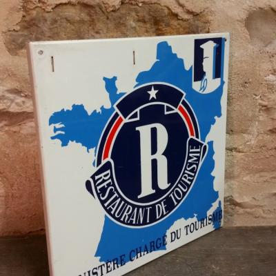 2 plaque restaurant de tourisme