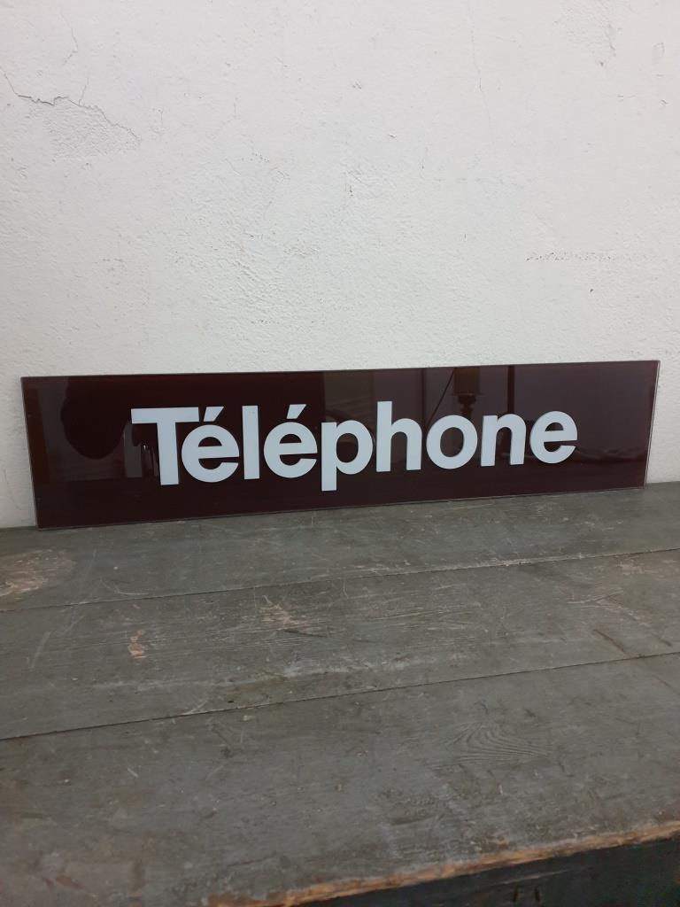 2 plaque telephone