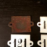 2 plaques emaillees 120