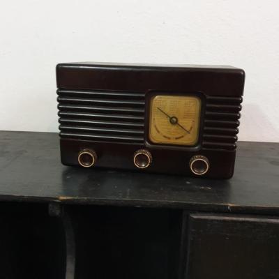2 radio bakelite
