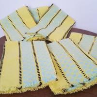 2 serviettes jaunes