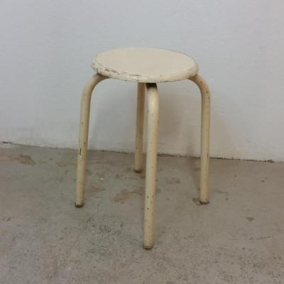 2 tabouret d atelier blanc