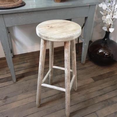 2 tabouret en bois brut