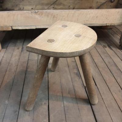 2 tabourets tripodes bois naturel
