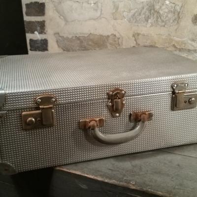 2 valise en alu gauffre 1