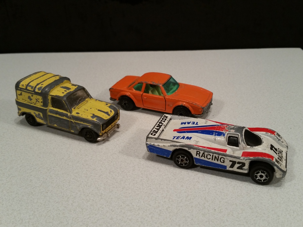 3 voitures des années 70/80 majorette matchbox BMW RENAULT RACING