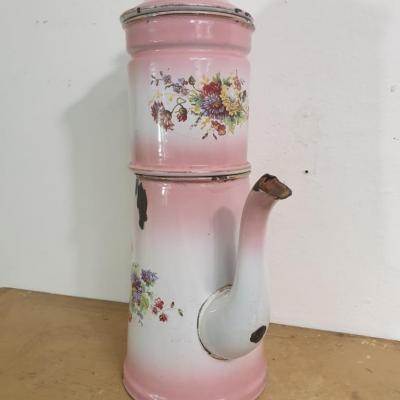 3 cafetiere emaillee rose a fleurs
