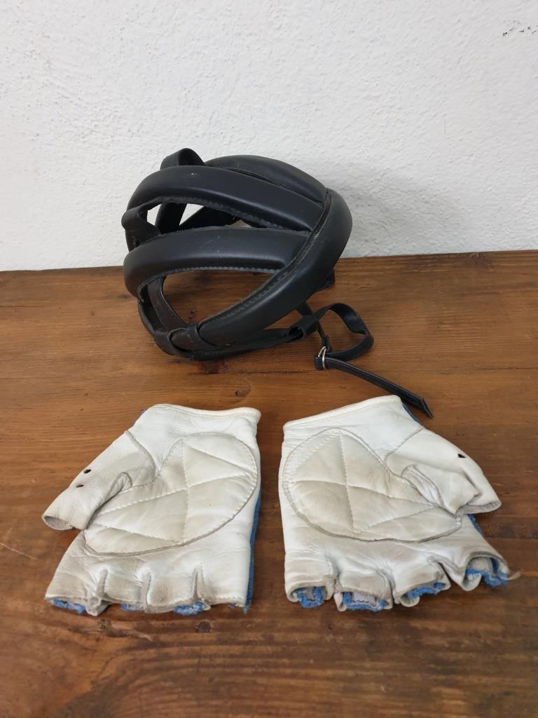 3 casque et gants de cycliste