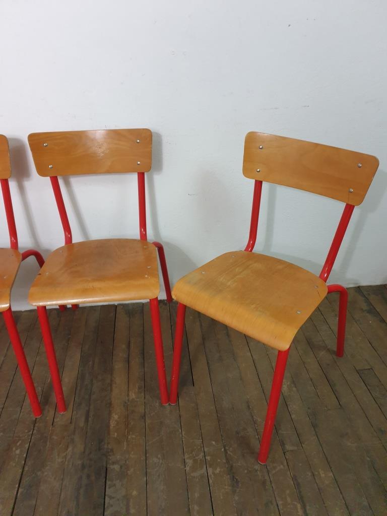 3 chaises d ecole rouge lot b