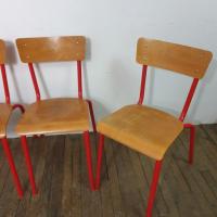 3 chaises d ecole rouge lot b
