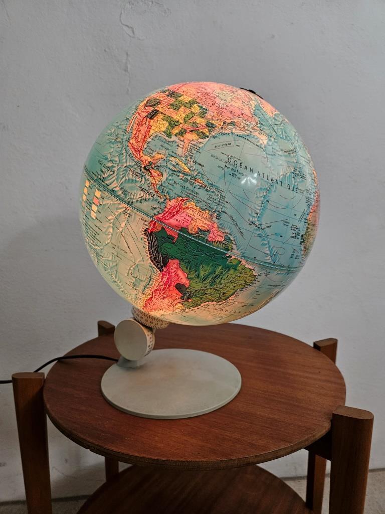 3 globe terrestre lumineux 1