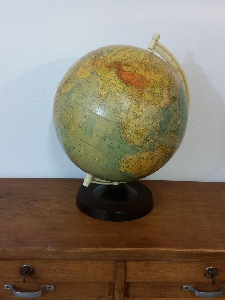 3 globe terrestre raths