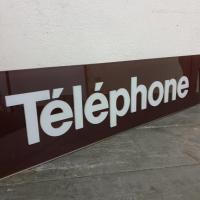 3 plaque telephone