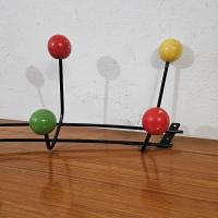 3 porte manteau 8 boules de couleurs