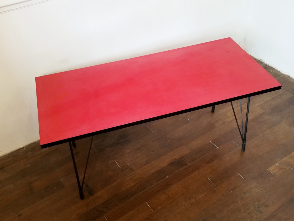 3 table basse formica rouge