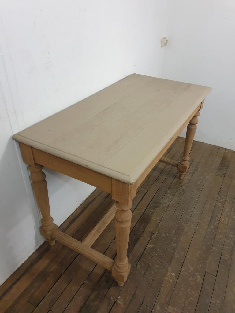 3 table console