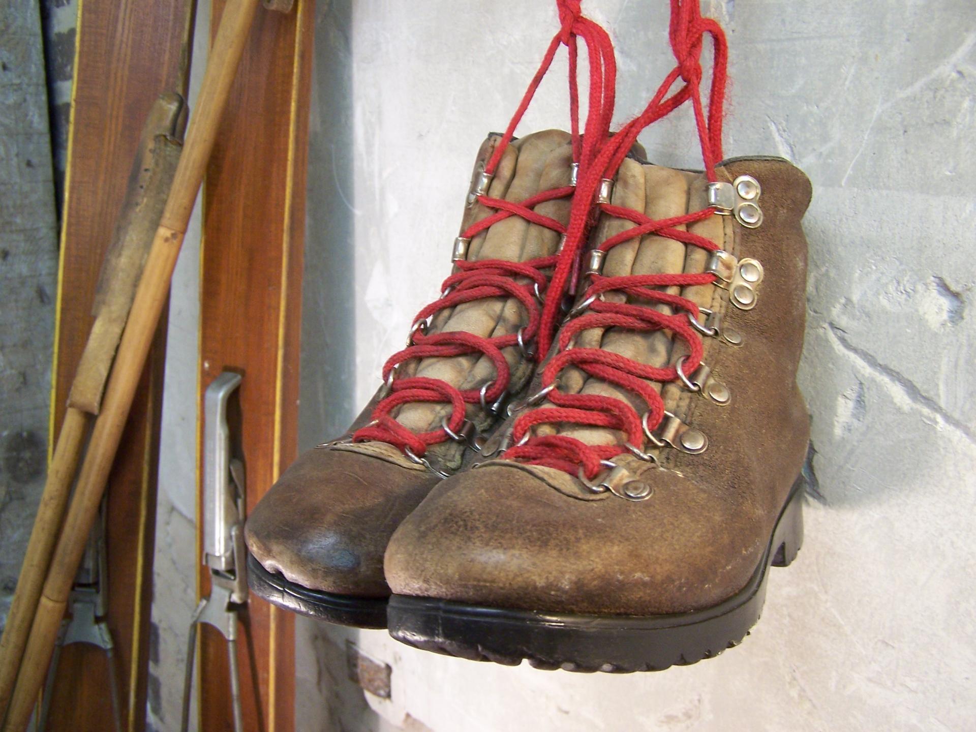 Ancienne paire de chaussures de montagne
