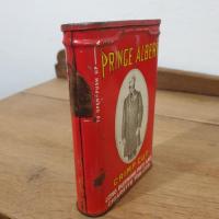 4 boite de cigarette prince albert