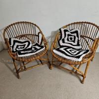 4 coussins au crochet noirs et blancs