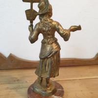 4 statue la chanteuse