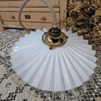 4 suspension opaline blanche plissee 1