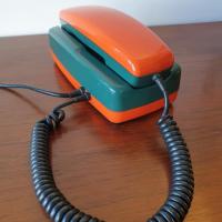 4 telephone hd77