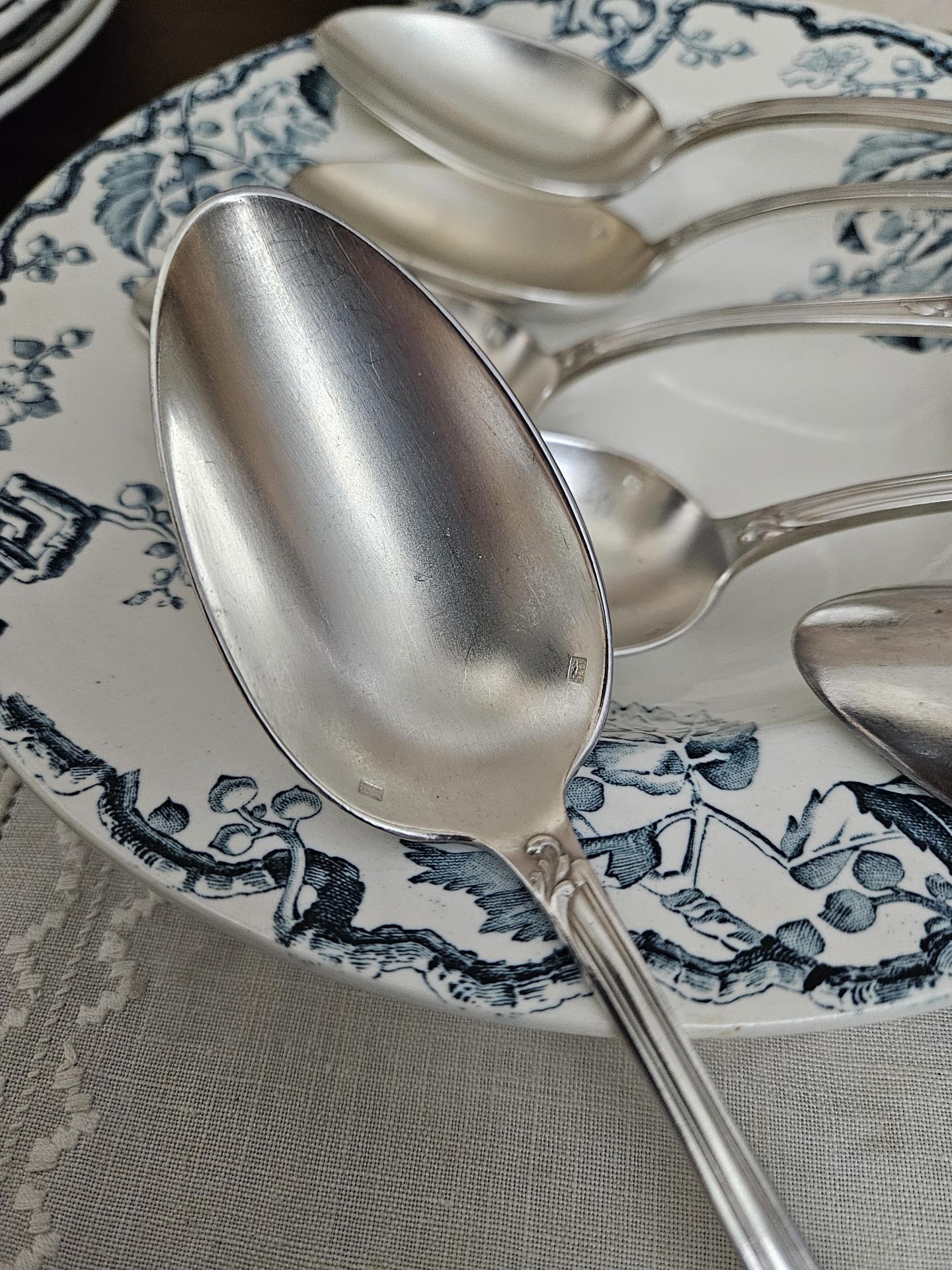 6 cuillères à soupe en métal argenté 6 cuillères à soupe en métal argenté
