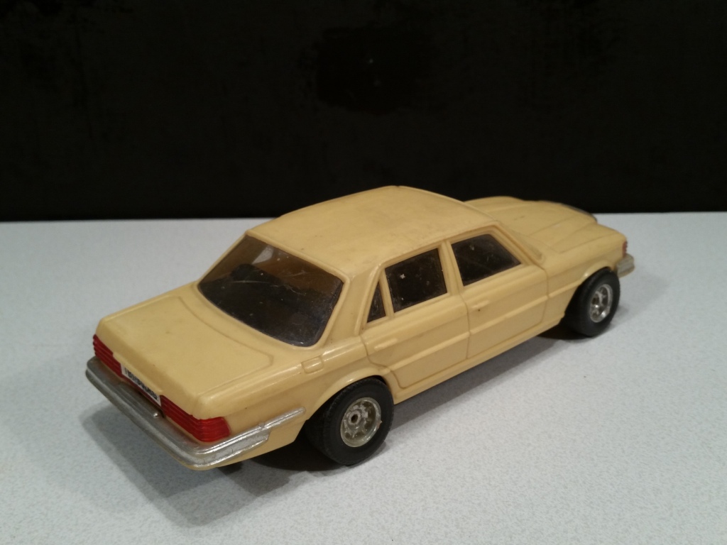 5 mercedes bege