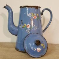 6 cafetiere emaillee bleue