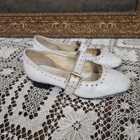 6 chaussures blanche fillette