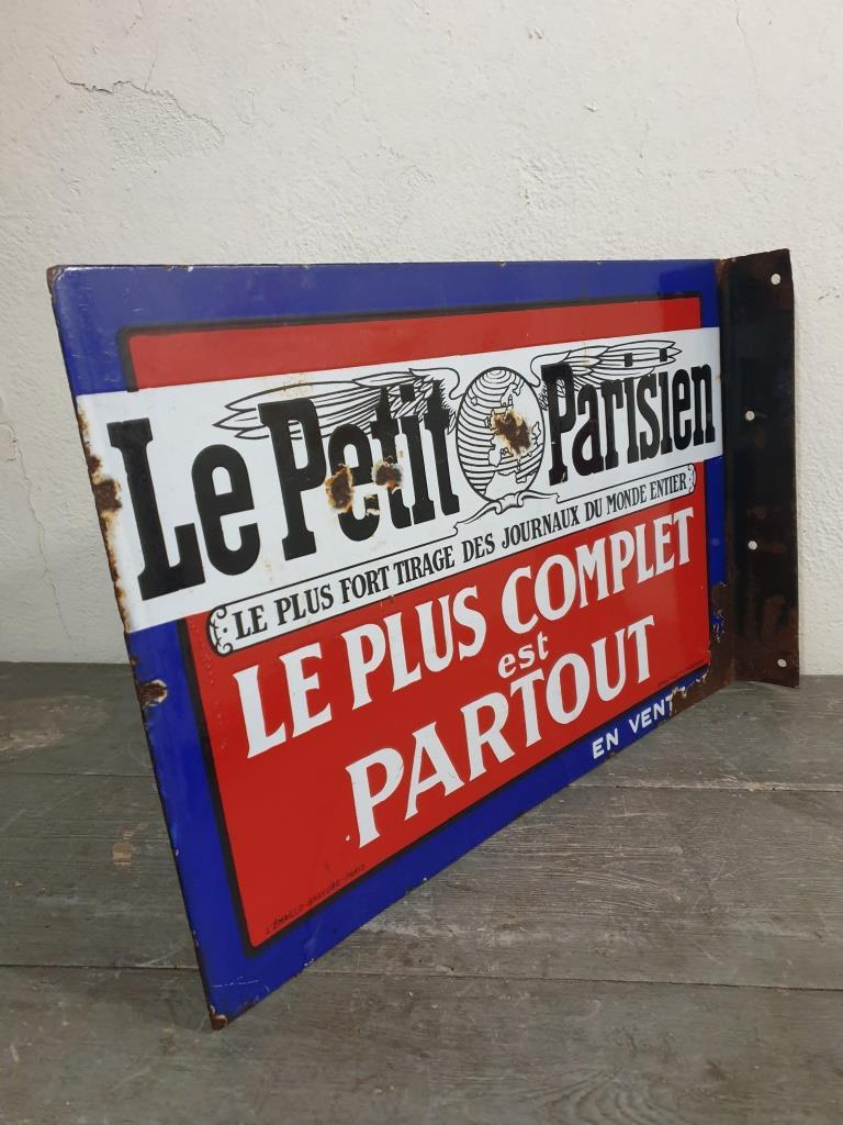 7 plaque emaillee le petit parisien