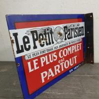 7 plaque emaillee le petit parisien