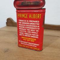 8 boite de cigarette prince albert