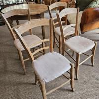 8 table et chaises campagne