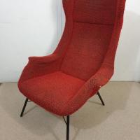 9 fauteuil a oreilles rouge